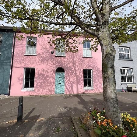 Unique Townhouse With Large Garden Down To The Sea Villa Killough Esterno foto