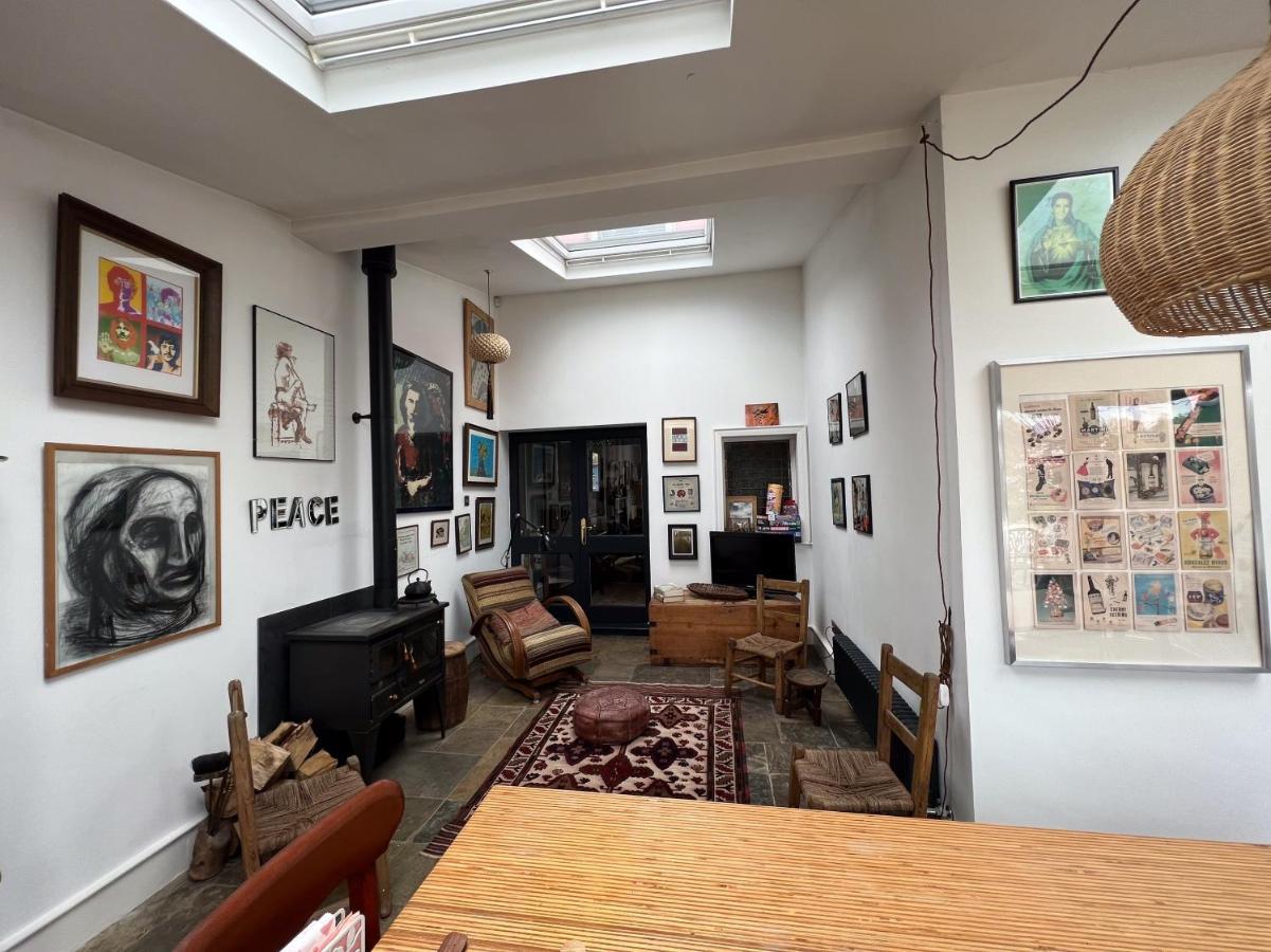 Unique Townhouse With Large Garden Down To The Sea Villa Killough Esterno foto