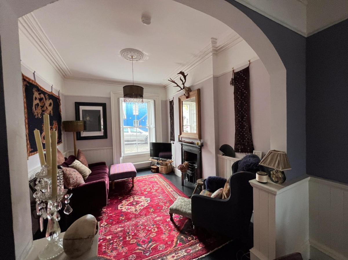 Unique Townhouse With Large Garden Down To The Sea Villa Killough Esterno foto