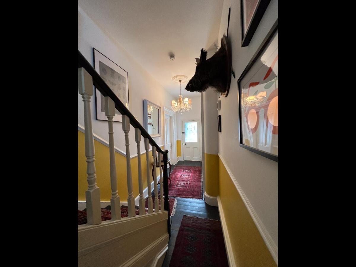 Unique Townhouse With Large Garden Down To The Sea Villa Killough Esterno foto