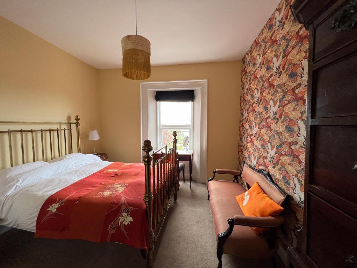 Unique Townhouse With Large Garden Down To The Sea Villa Killough Esterno foto