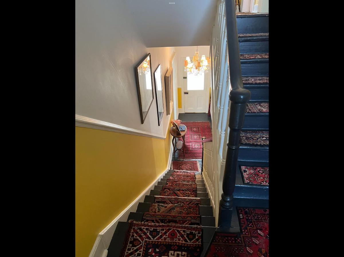 Unique Townhouse With Large Garden Down To The Sea Villa Killough Esterno foto