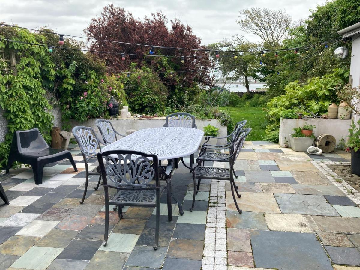 Unique Townhouse With Large Garden Down To The Sea Villa Killough Esterno foto