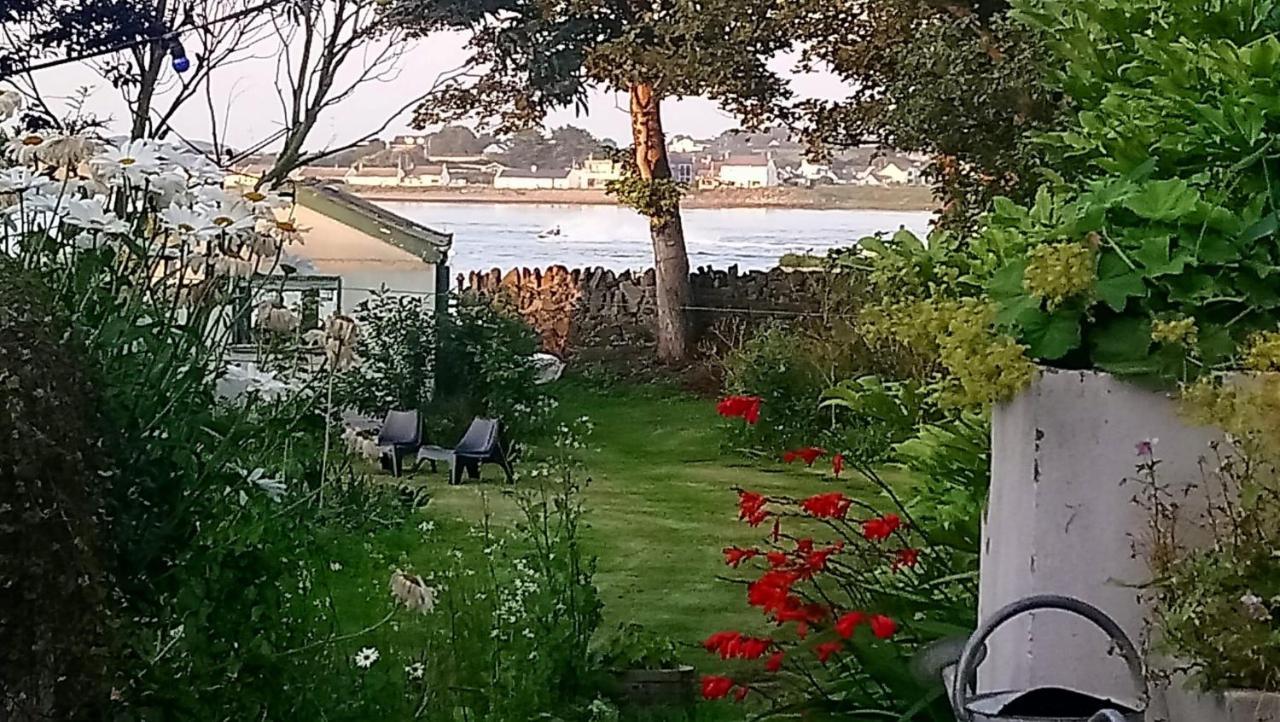 Unique Townhouse With Large Garden Down To The Sea Villa Killough Esterno foto